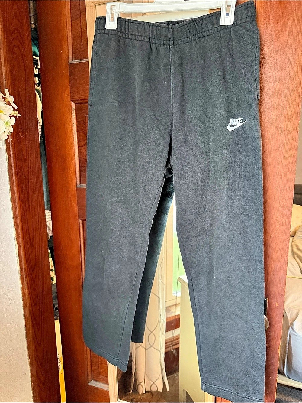 Nike Men's Black Jogger Pants Size Medium